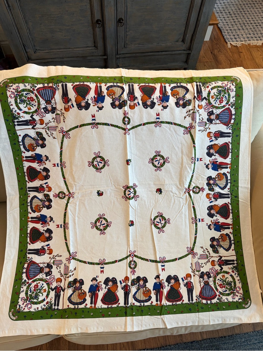 Vintage Beauville Hansi Tablecloth Alsatian Motif